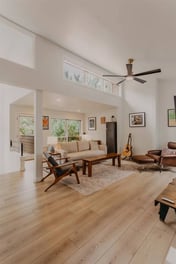Chic Glenwood Retreat w/Jacuzzi
