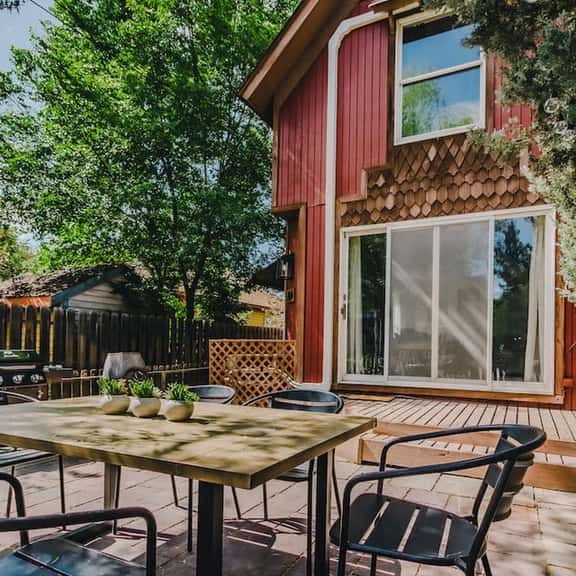 Stylish Mid-Mod Downtown Retreat - Image 1